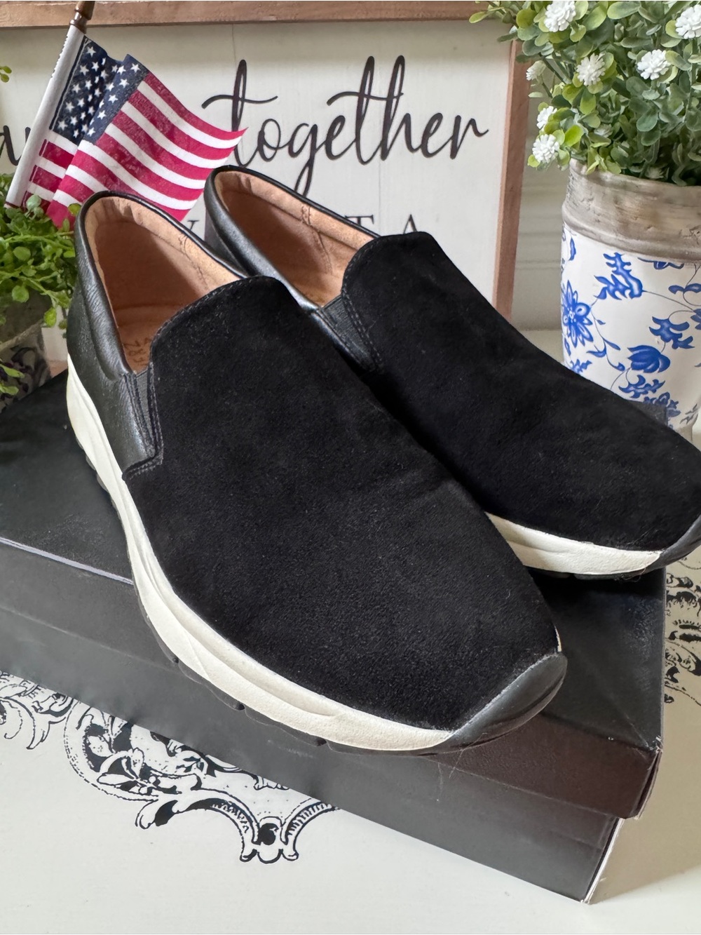 Naturalizer Selah Black Suede slip on shoes. Like new! Size 8.5